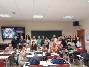 Día Mundial del Docente: Un compromiso con la educación desde Icono